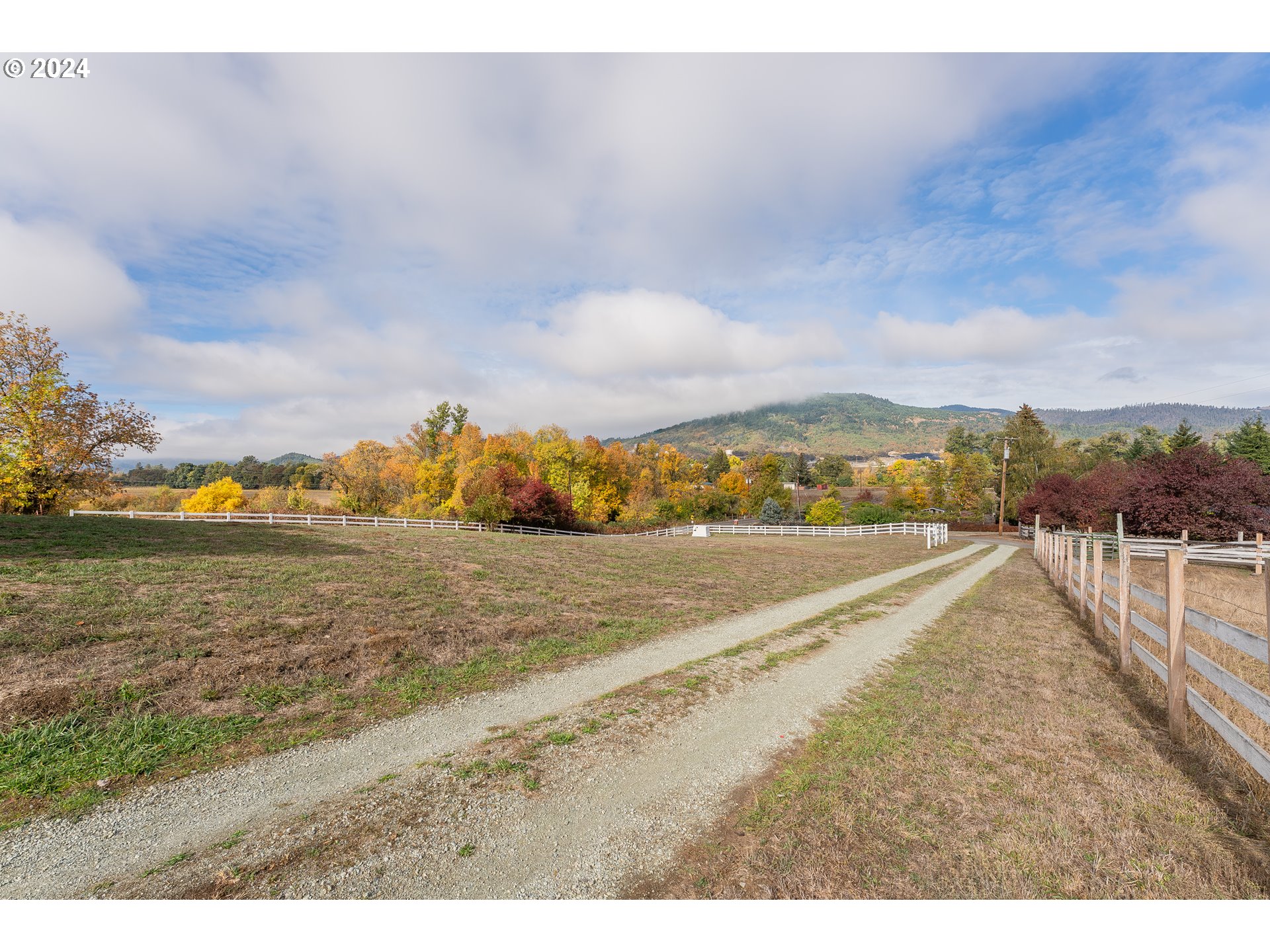 754 Glenbrook Loop Road Riddle, OR 97469 - Photo 35 of 45 a view of an ocean and beach