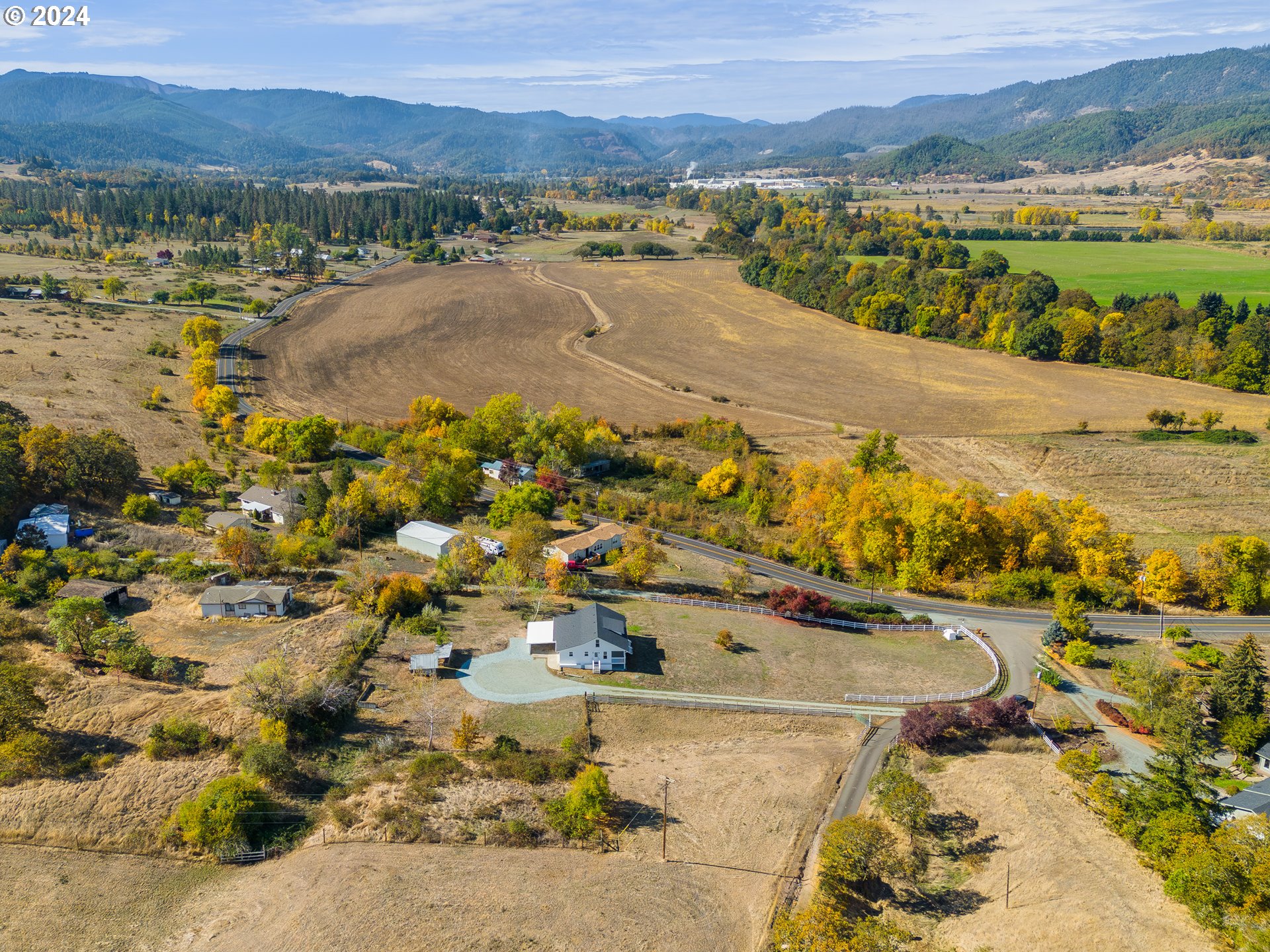 754 Glenbrook Loop Road Riddle, OR 97469 - Photo 41 of 45 a view of lake view and mountain view