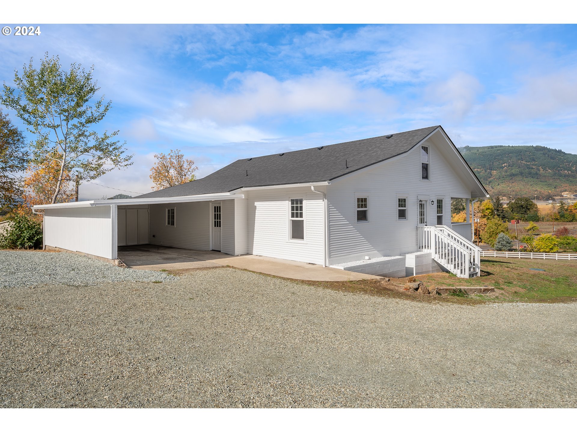 754 Glenbrook Loop Road Riddle, OR 97469 - Photo 6 of 45