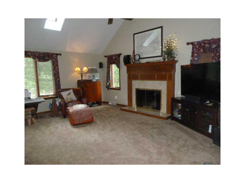 415 Gass Road Wexford, PA 15090 - Photo 8 of 25 Great Room.