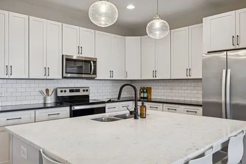 $429,999 | 2059 Oakwood Avenue, Nashville, TN 37207