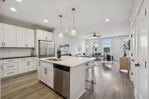 $429,999 | 2059 Oakwood Avenue, Nashville, TN 37207