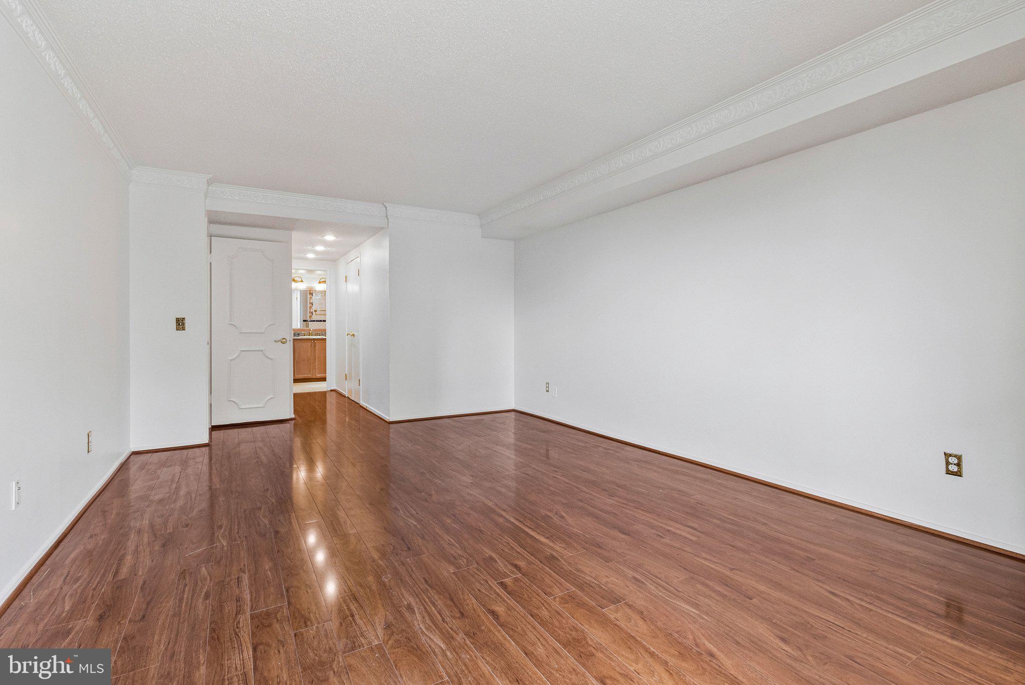 6101 Edsall Road, Unit 407 Alexandria, VA 22304 - Photo 21 of 54 Primary Bedroom