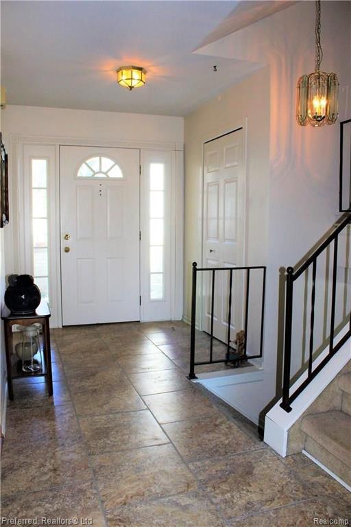 42949 Arlington Road Canton, MI 48187 - Photo 3 of 26