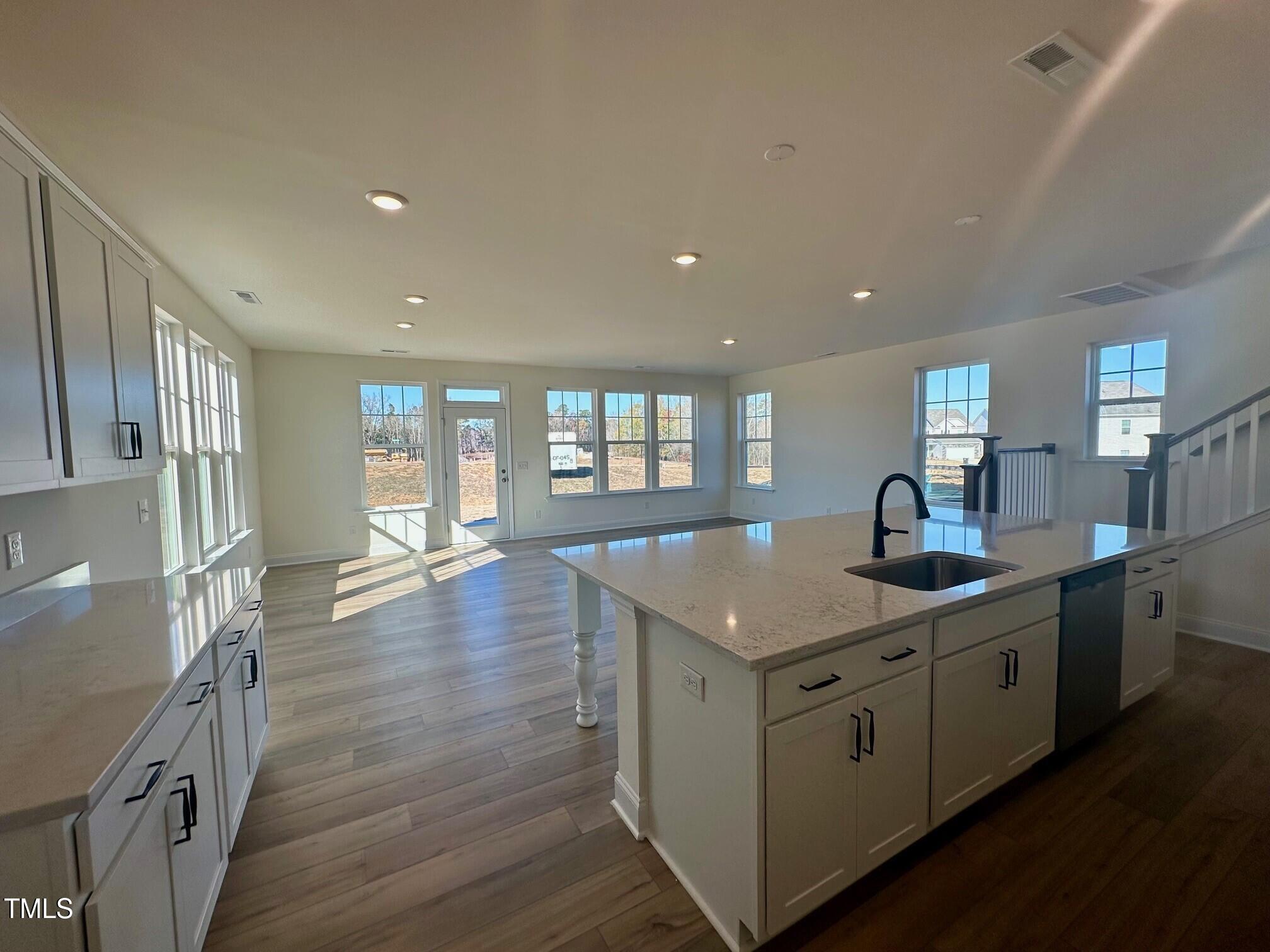 1032 kitchen living