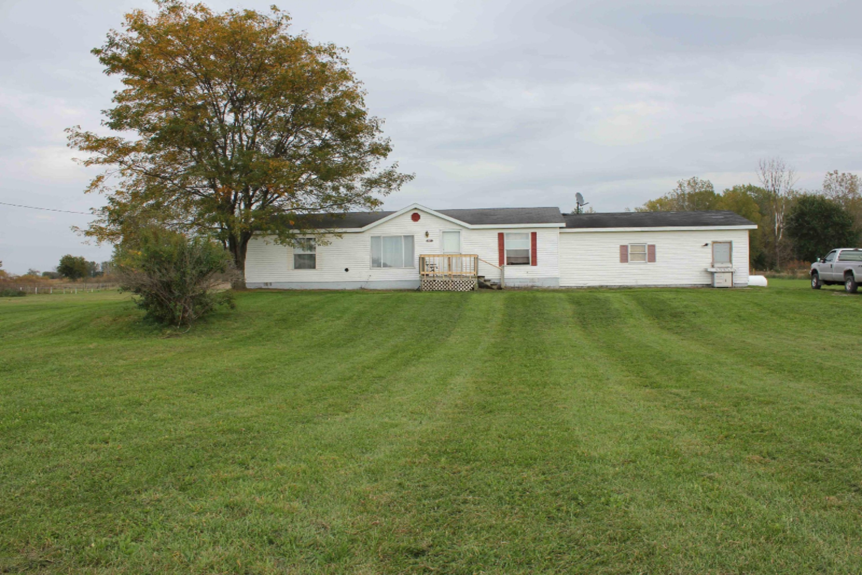 3748 Ensley Road Ravenna, MI 49451 - Photo 2 of 43 005