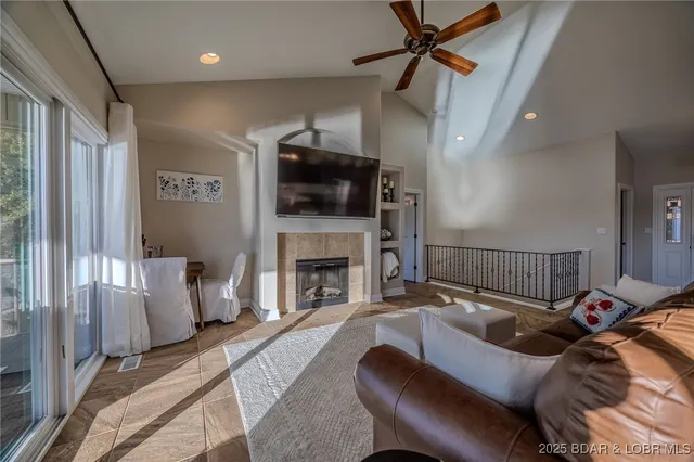 $715,000 | 201 Waterford Circle, Unit 201, Eldon, MO 65026