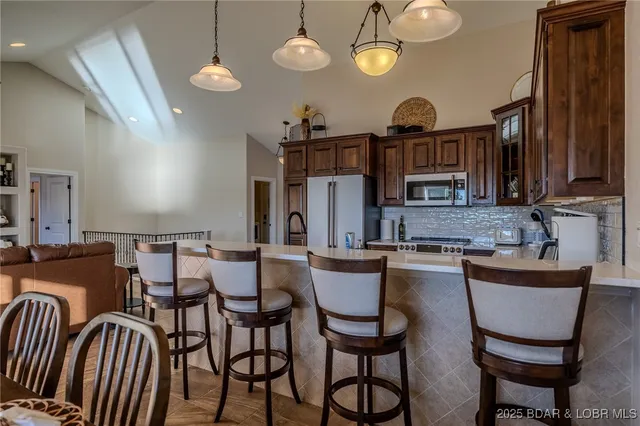 $715,000 | 201 Waterford Circle, Unit 201, Eldon, MO 65026