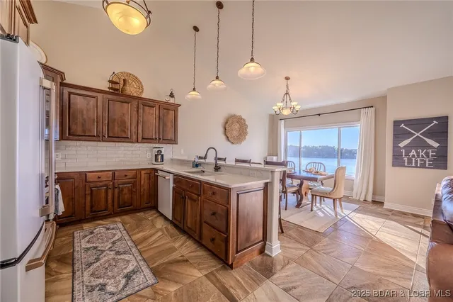 $715,000 | 201 Waterford Circle, Unit 201, Eldon, MO 65026