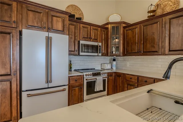 $715,000 | 201 Waterford Circle, Unit 201, Eldon, MO 65026