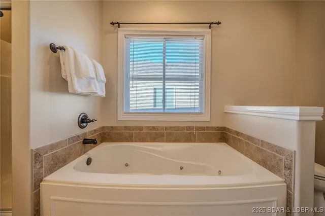 $715,000 | 201 Waterford Circle, Unit 201, Eldon, MO 65026