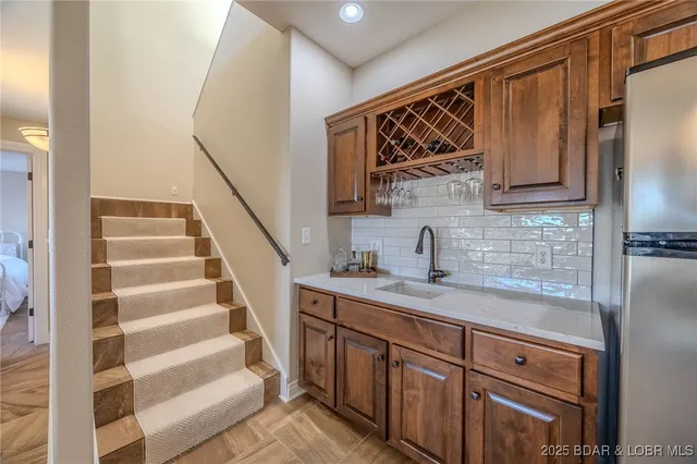 $715,000 | 201 Waterford Circle, Unit 201, Eldon, MO 65026