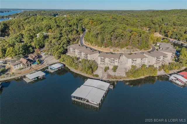 $715,000 | 201 Waterford Circle, Unit 201, Eldon, MO 65026