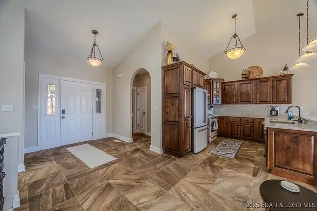 $715,000 | 201 Waterford Circle, Unit 201, Eldon, MO 65026