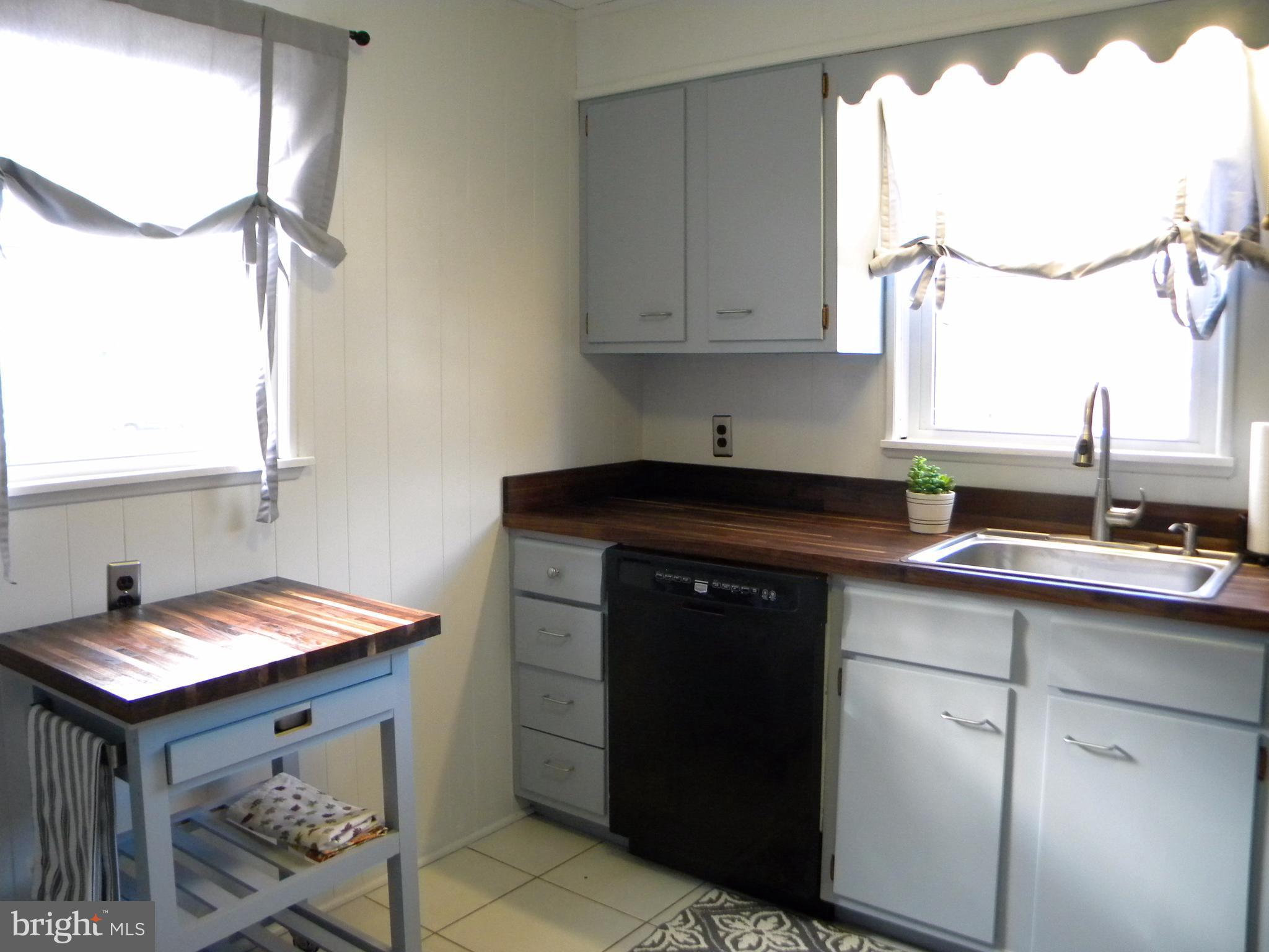 525 Newfield Road Glen Burnie, MD 21061 - Photo 11 of 20 Kitchen
