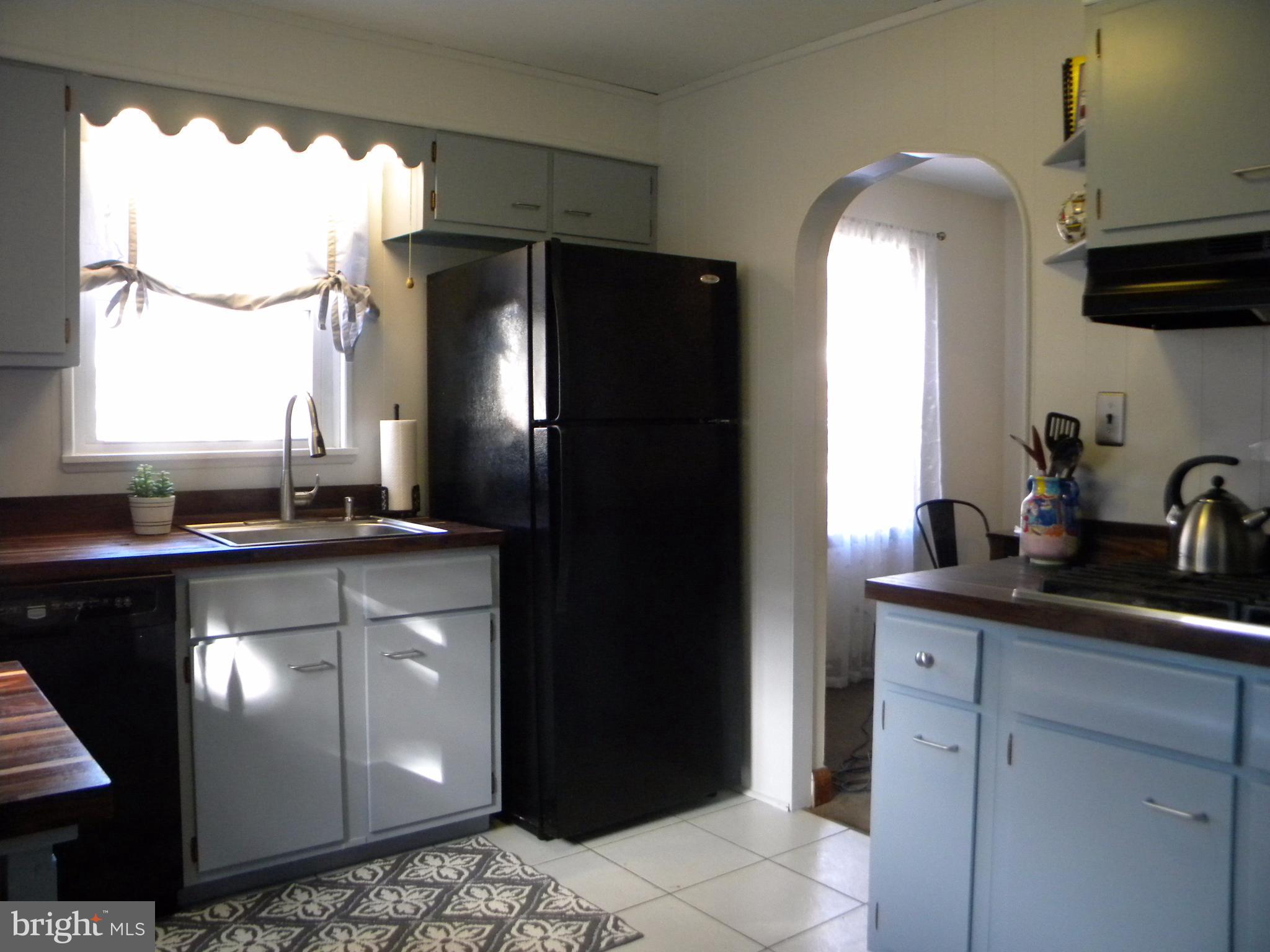 525 Newfield Road Glen Burnie, MD 21061 - Photo 9 of 20 Kitchen