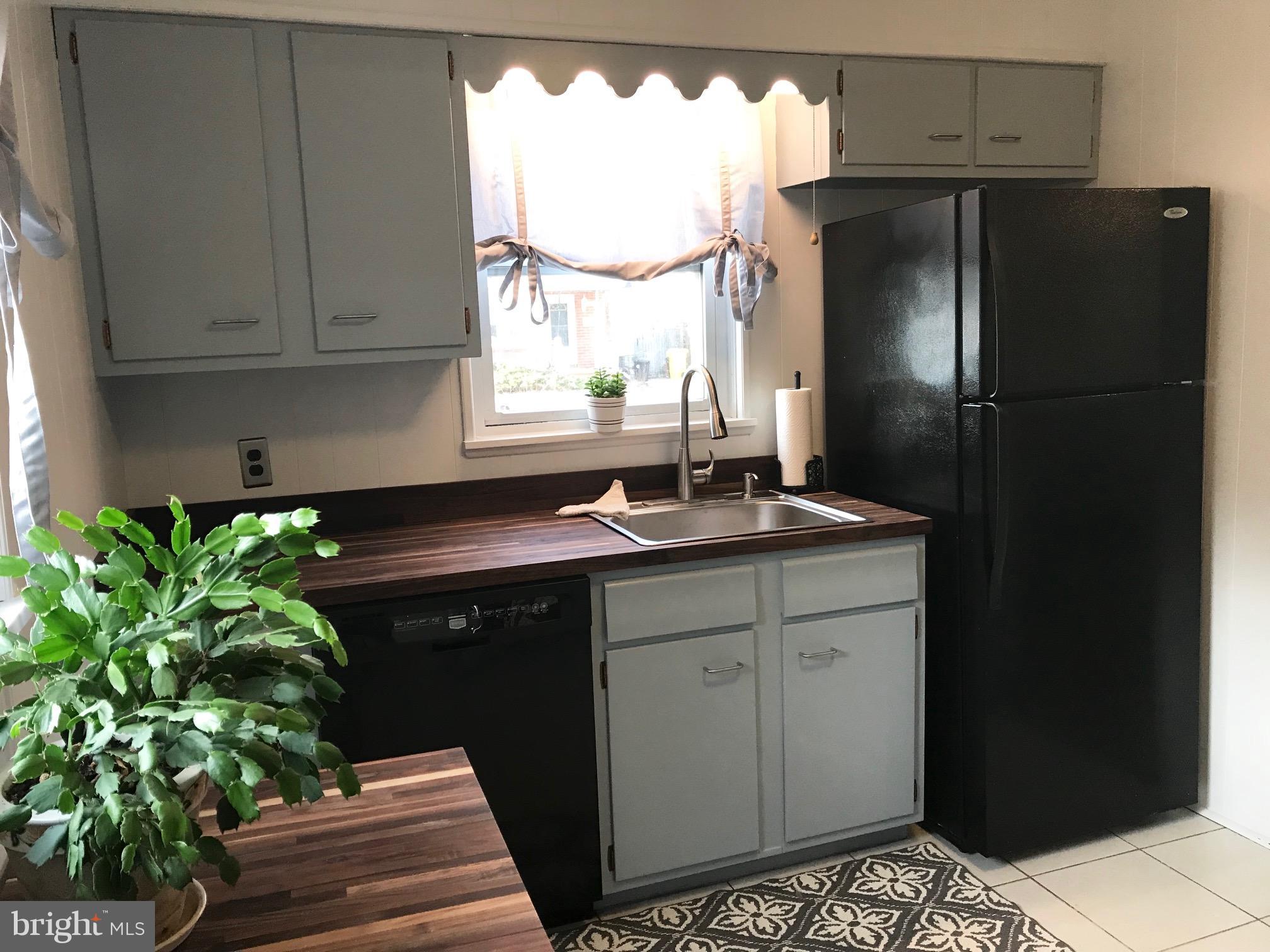 525 Newfield Road Glen Burnie, MD 21061 - Photo 10 of 20 Kitchen