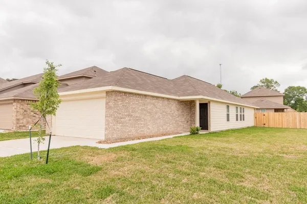 $1,610 | 504 Meadow Park Lane, Willis, TX 77378