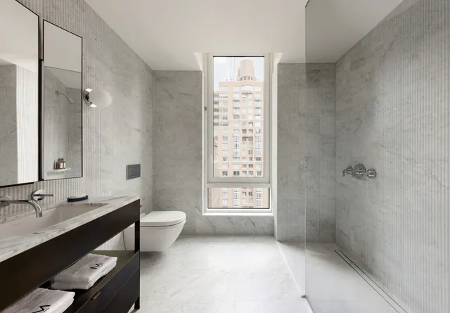 $2,310,000 | 135 East 47th Street, Unit 24B | Midtown East