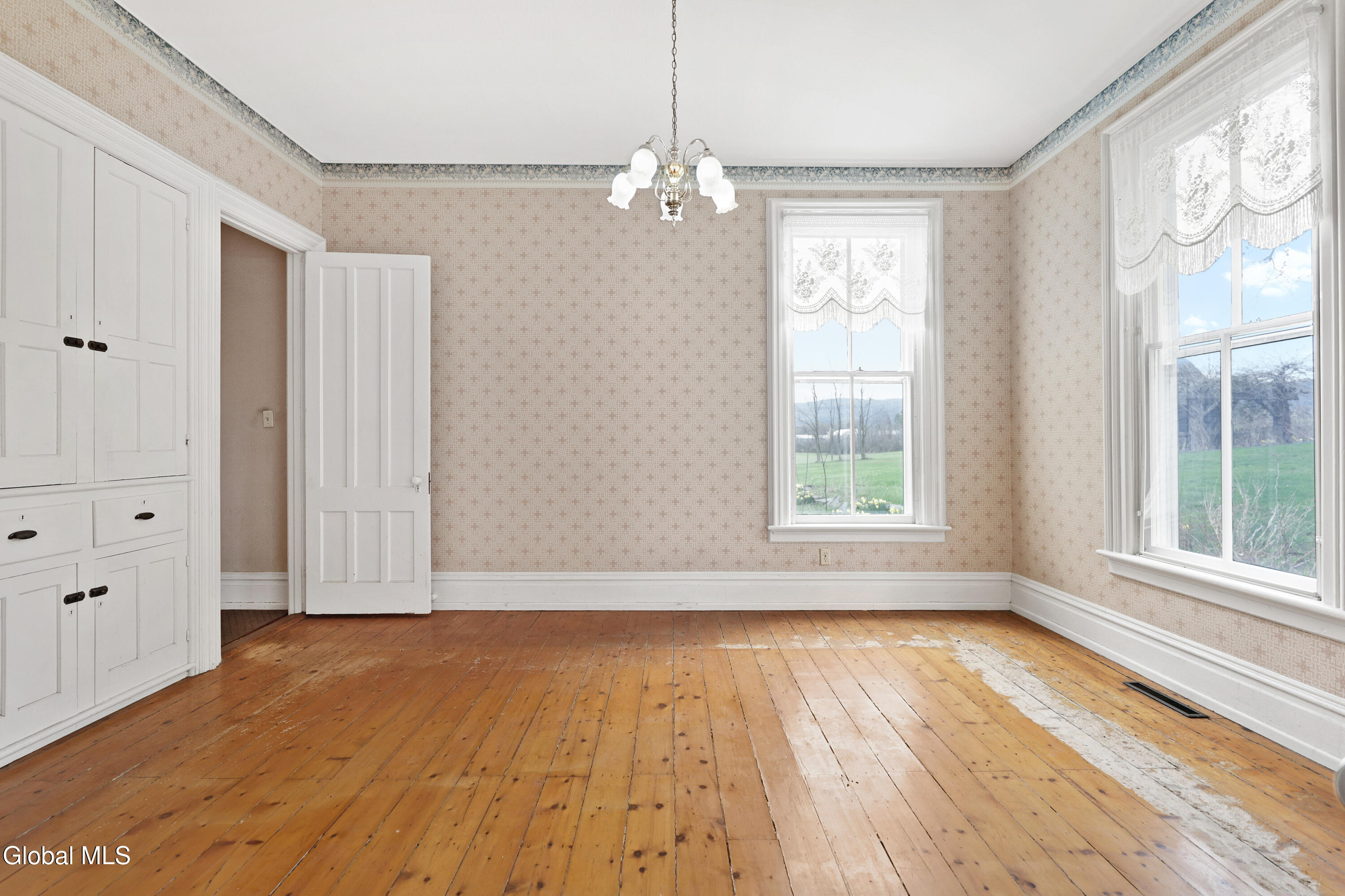 4268 Frederick Road Guilderland, NY 12009 - Photo 14 of 94 1 (41)