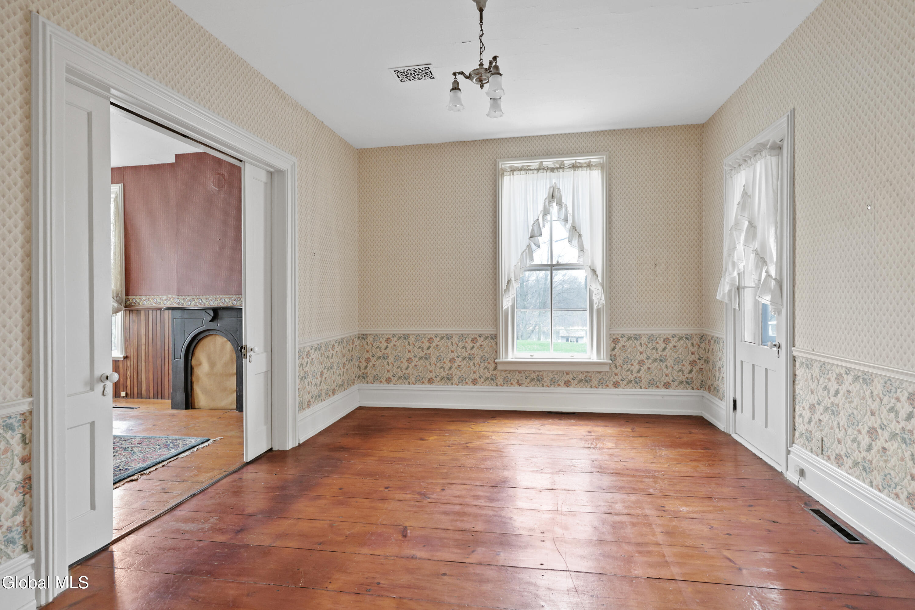 4268 Frederick Road Guilderland, NY 12009 - Photo 16 of 94 1 (46)