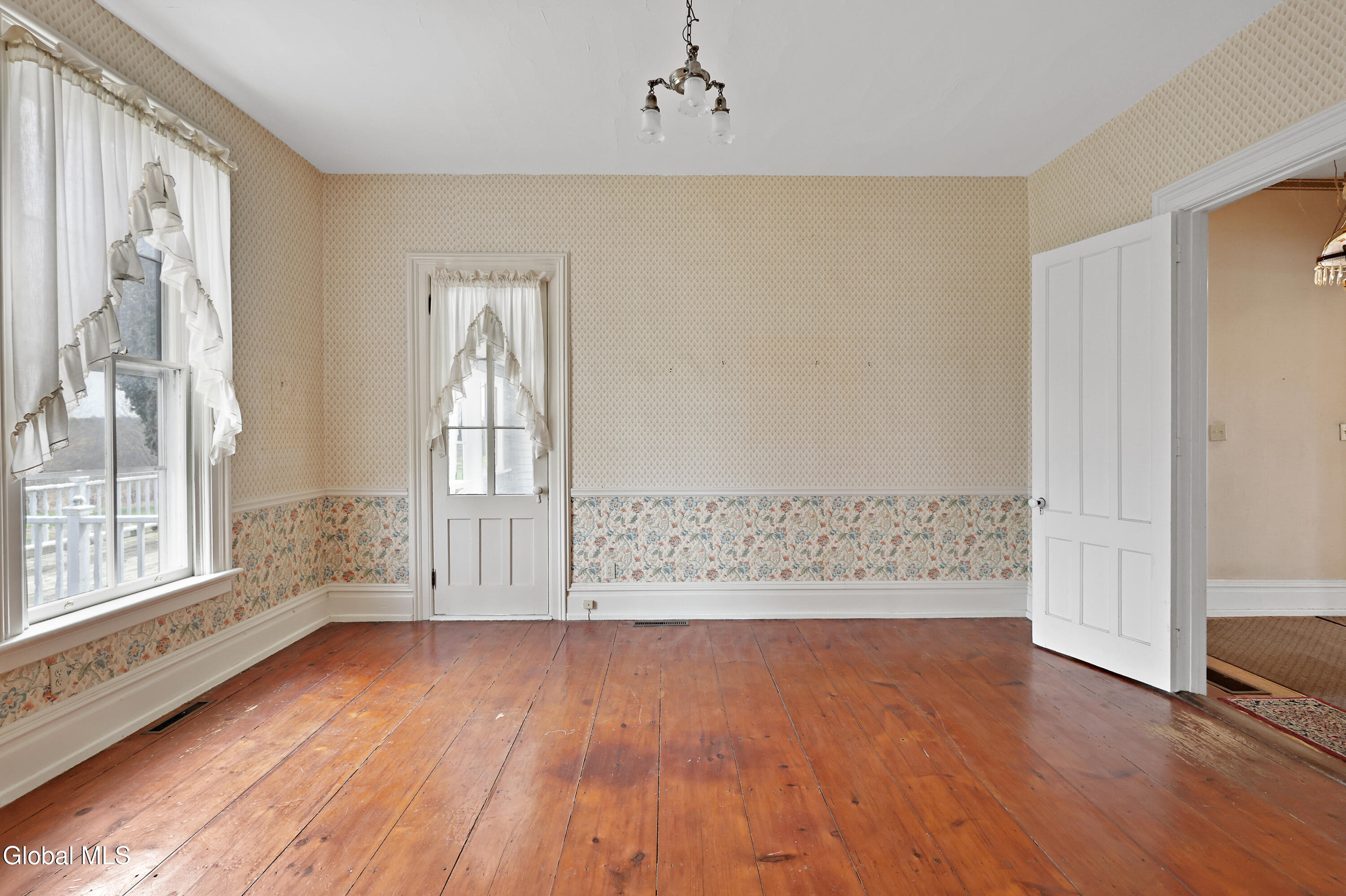 4268 Frederick Road Guilderland, NY 12009 - Photo 20 of 94 1 (51)