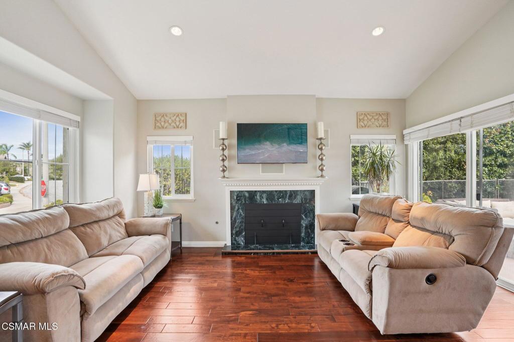 14207 Clemson Street Moorpark, CA 93021 - Photo 13 of 55