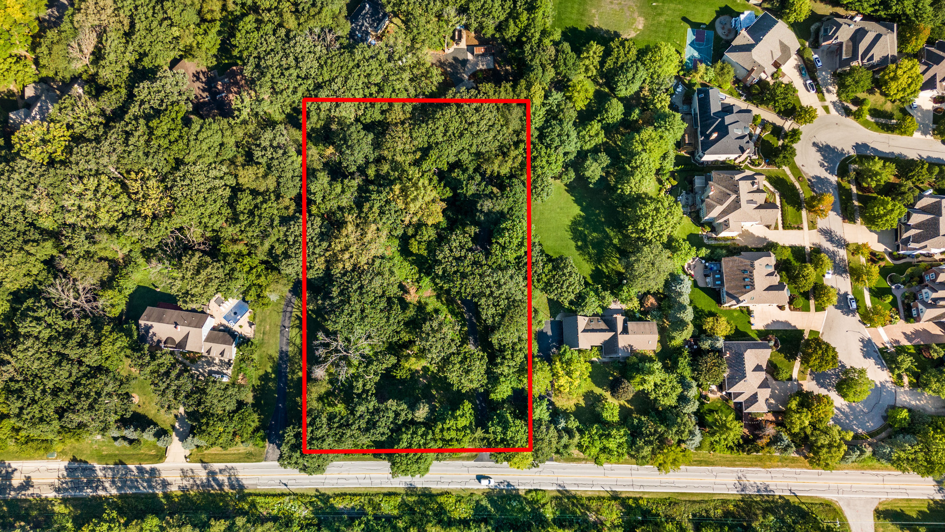 25-w 500 Royce Road Naperville, IL 60565 - Photo 6 of 15 a view of a area with plants and flowers