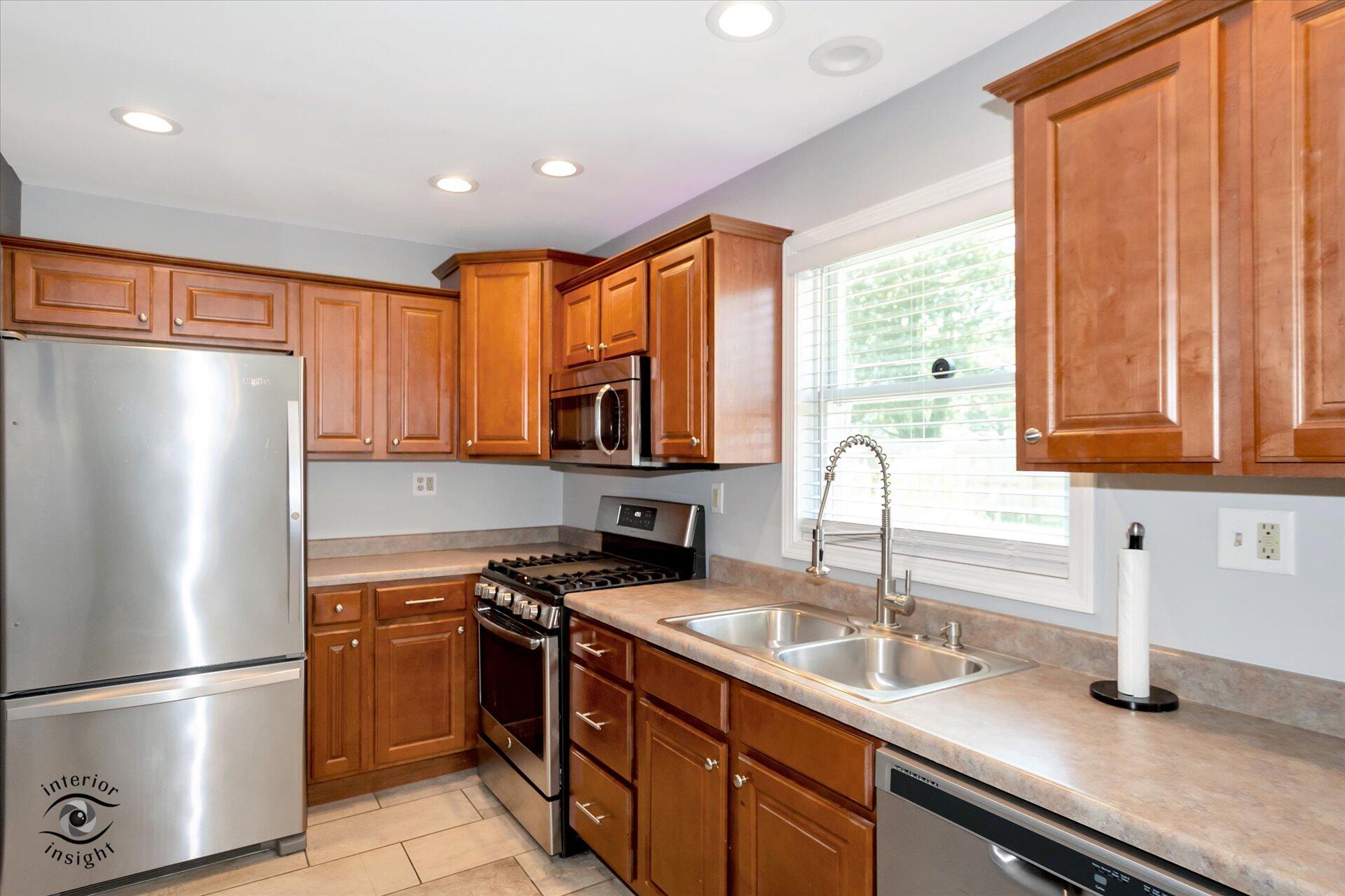 2302 Thomas Road Valparaiso, IN 46383 - Photo 11 of 27 1920x1280