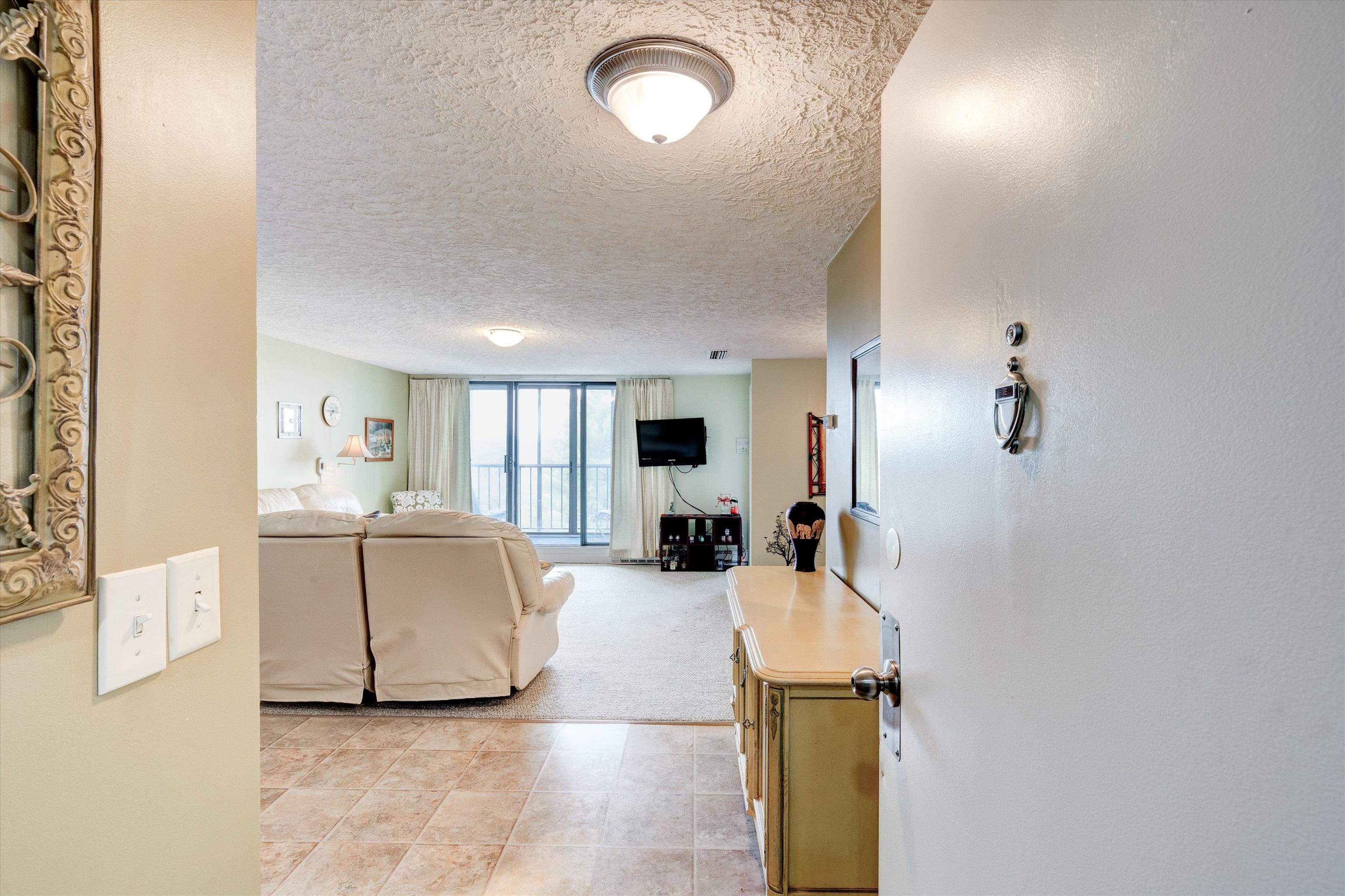 55 River Road, Unit 8E Manchester, NH 03104 - Photo 13 of 29