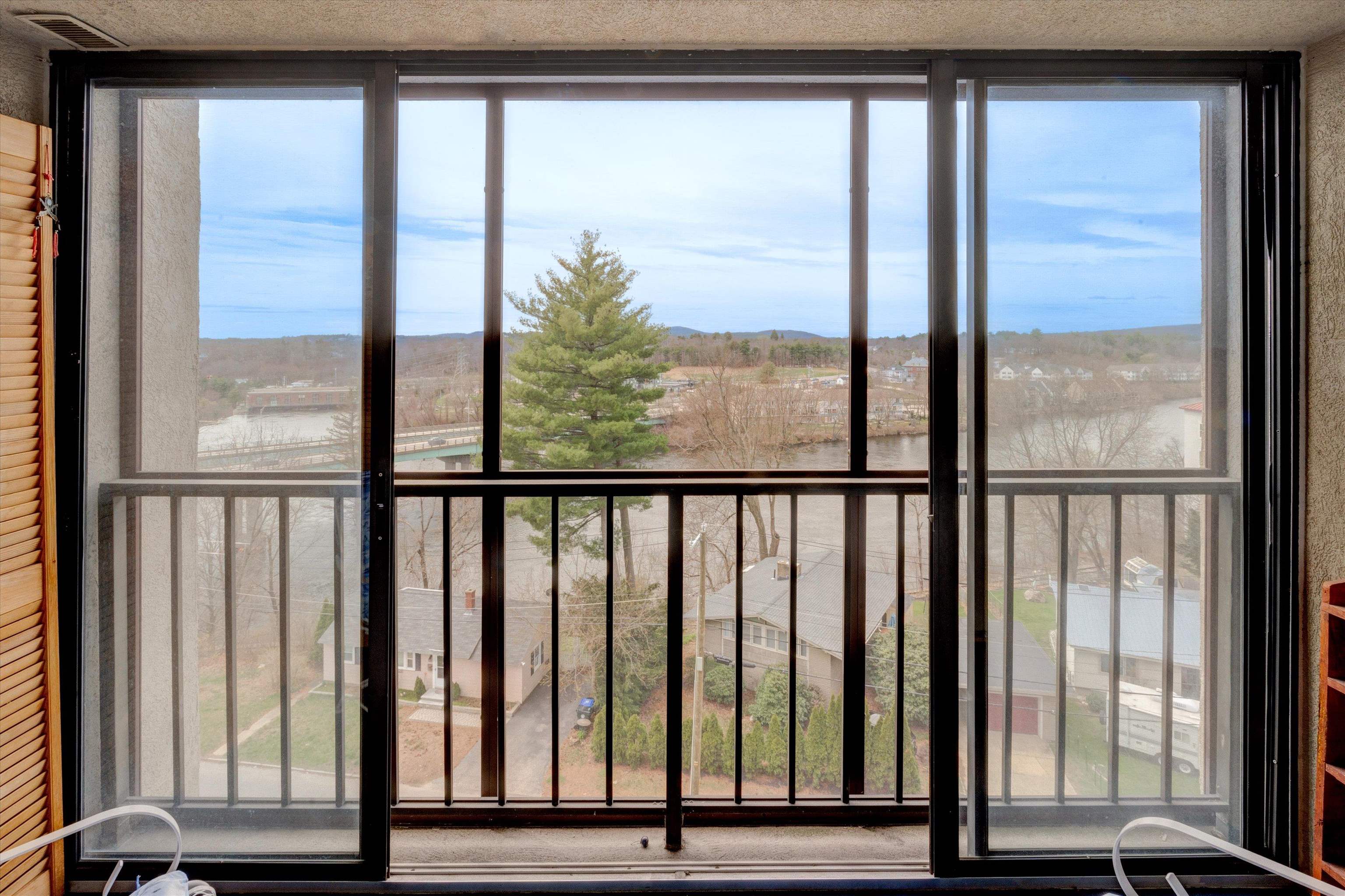 55 River Road, Unit 8E Manchester, NH 03104 - Photo 28 of 29