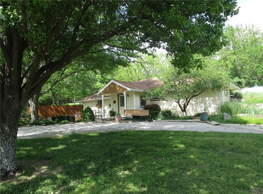 2176 Alabama Terrace Quenemo, KS 66528 - Photo 2 of 34