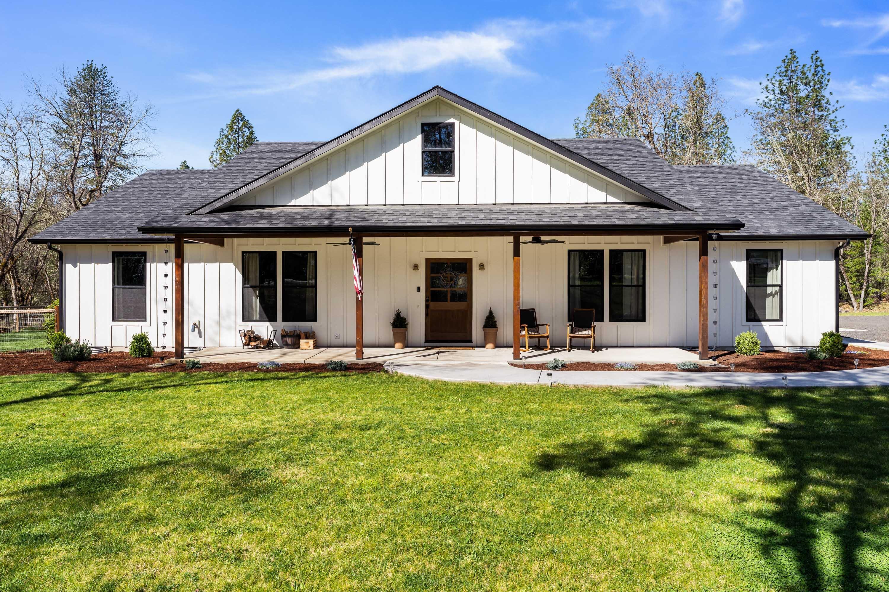 1398 Ellison Loop Merlin, OR 97532 - Photo 1 of 45 Gallery Image 1
