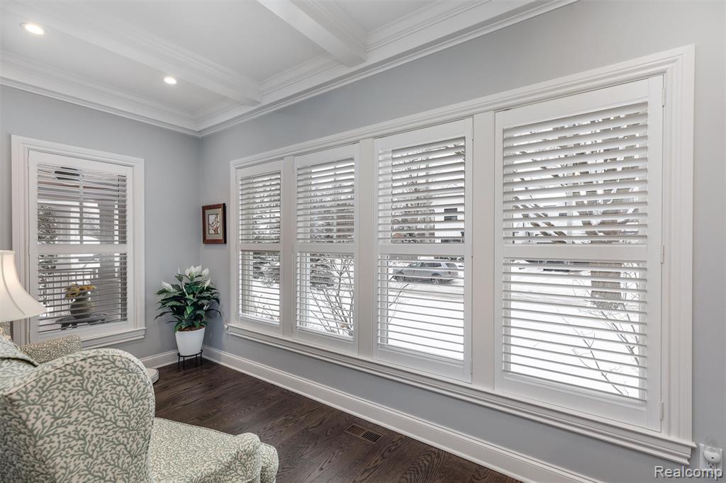 323 Terry Avenue Rochester, MI 48307 - Photo 12 of 62 Gallery Image 12