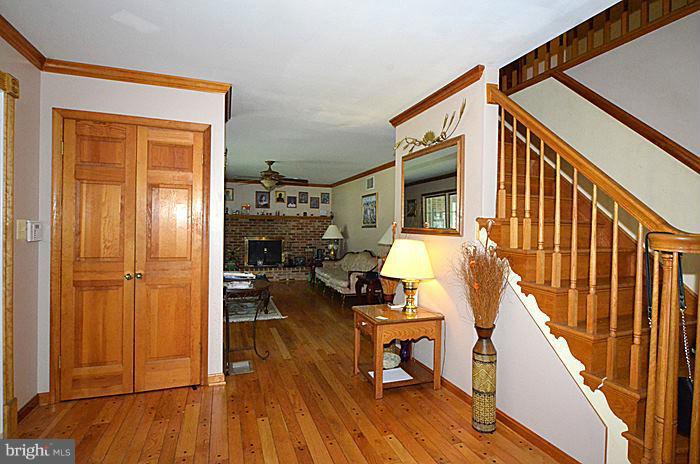 11811 Parallel Road Bowie, MD 20720 - Photo 3 of 12 Interior (General)