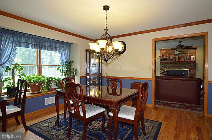 11811 Parallel Road Bowie, MD 20720 - Photo 6 of 12 Dining Room