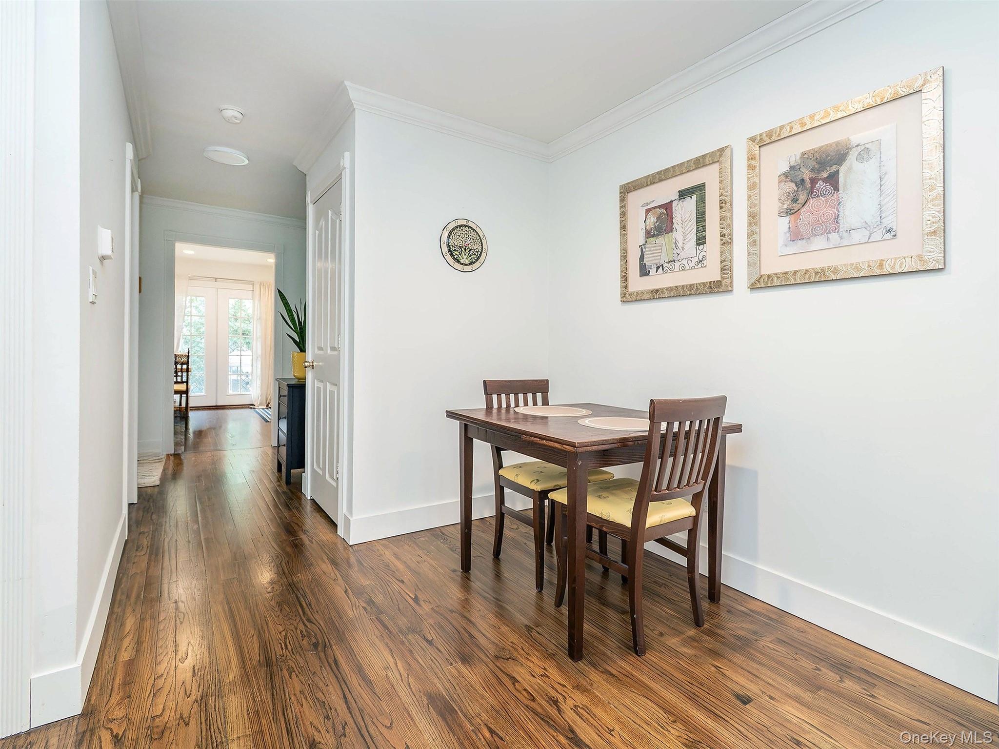 37 Dunwood Road, Unit B Port Washington, NY 11050 - Photo 8 of 27