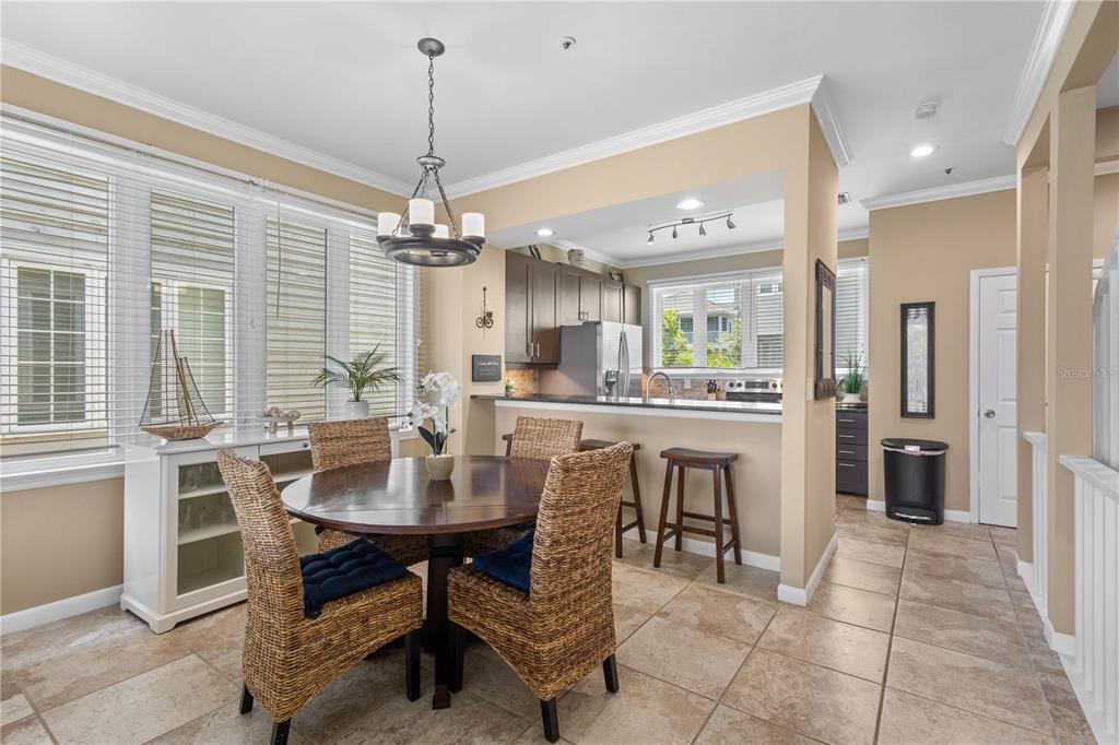528 Forest Way Longboat Key, FL 34228 - Photo 11 of 40
