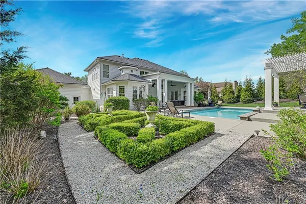$1,750,000 | 17095 Demi Drive, Loch Lloyd, MO 64012