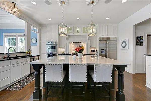 $1,750,000 | 17095 Demi Drive, Loch Lloyd, MO 64012