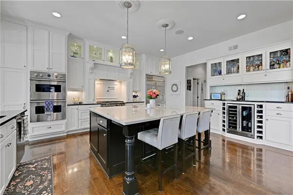 $1,750,000 | 17095 Demi Drive, Loch Lloyd, MO 64012