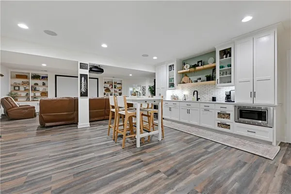 $1,750,000 | 17095 Demi Drive, Loch Lloyd, MO 64012