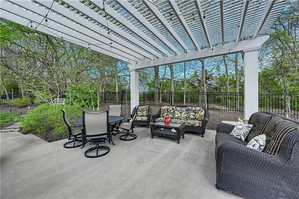 $1,750,000 | 17095 Demi Drive, Loch Lloyd, MO 64012