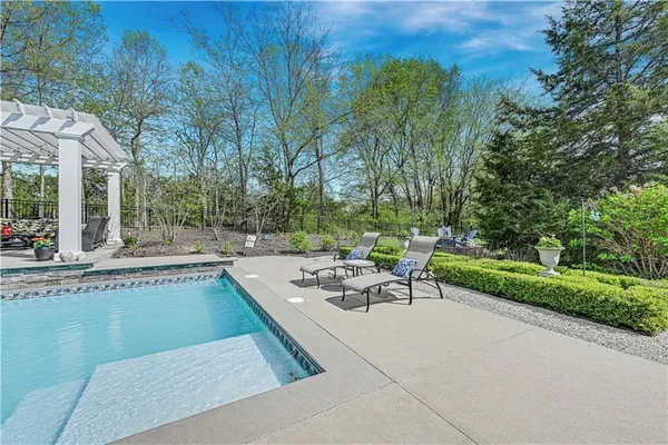 $1,750,000 | 17095 Demi Drive, Loch Lloyd, MO 64012