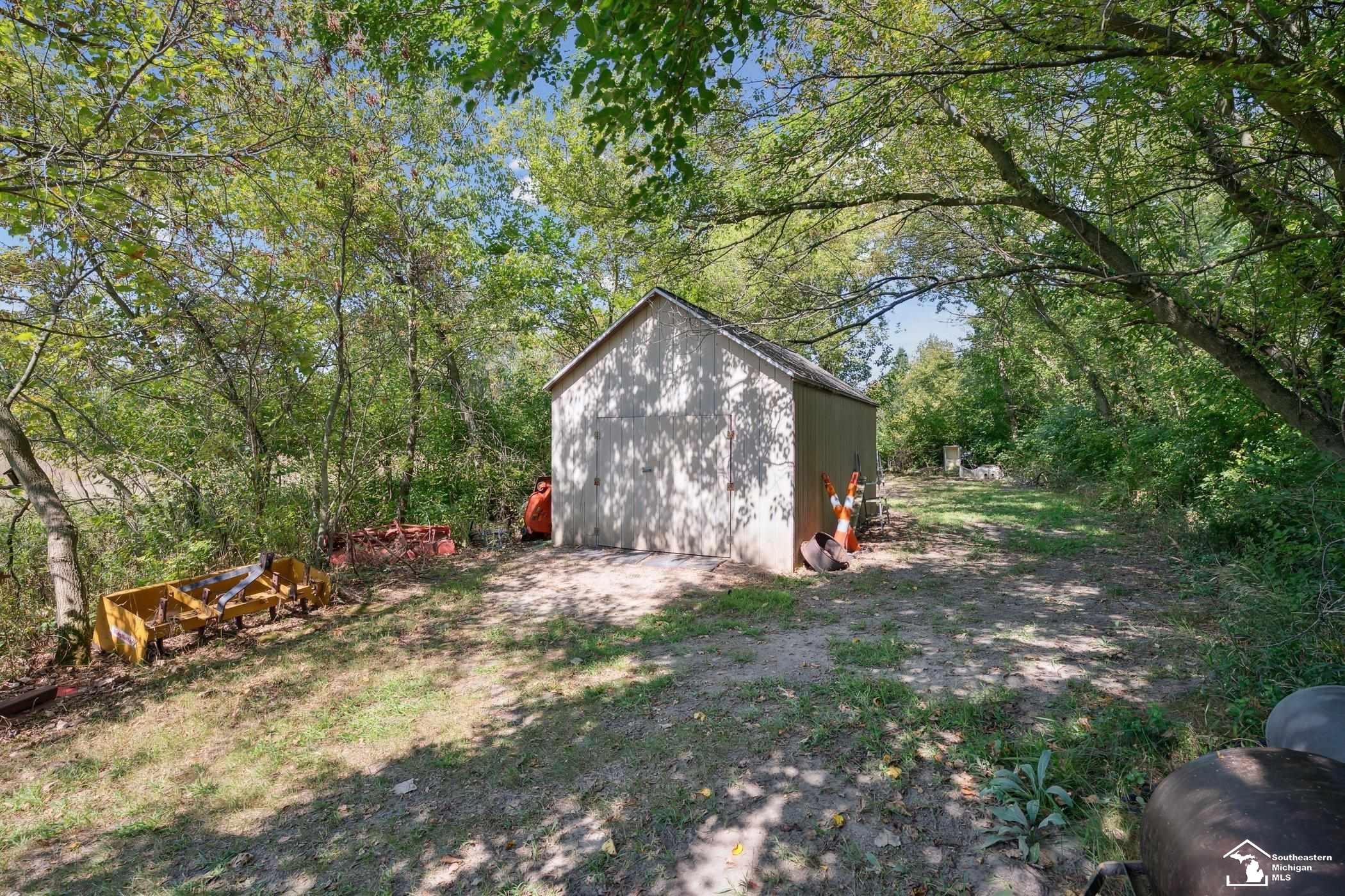 7307 Kruse Road Petersburg, MI 49270 - Photo 47 of 49 Barn in the Woods!