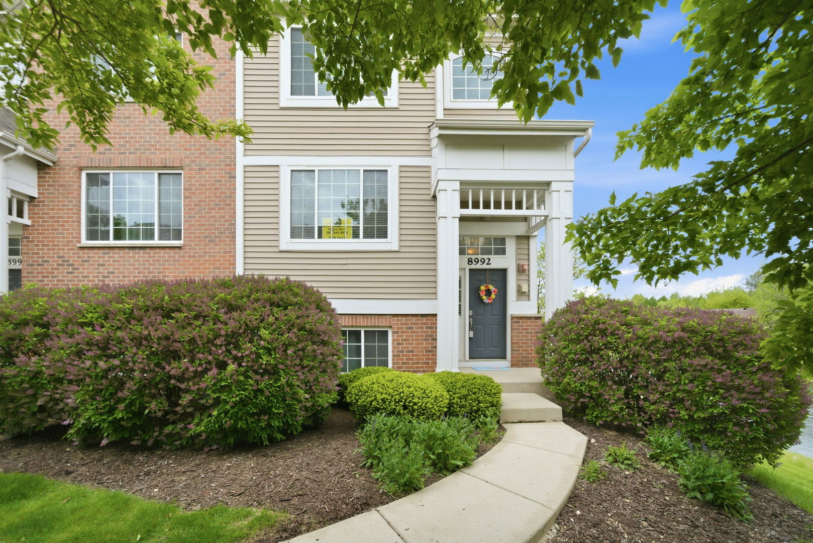 8992 Disbrow Street Huntley, IL 60142 - Photo 5 of 27
