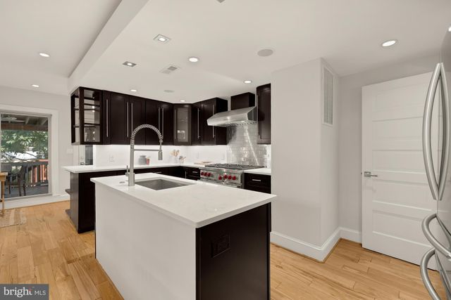 $989,000 | 914 Irving Street Northeast, Washington, DC 20017