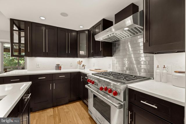 $989,000 | 914 Irving Street Northeast, Washington, DC 20017