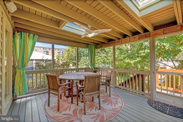 $989,000 | 914 Irving Street Northeast, Washington, DC 20017