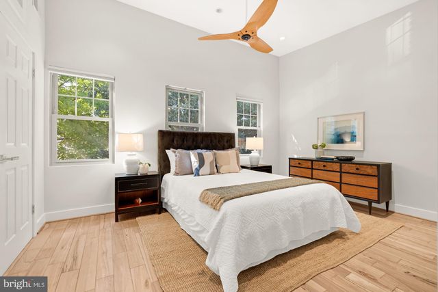 $989,000 | 914 Irving Street Northeast, Washington, DC 20017